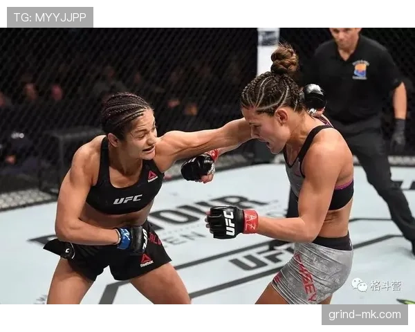 凯恩与菲尔米诺对比：传统中锋与伪九号角色，终结能力与战术核心的差距在哪